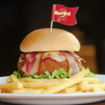 Hard Rock Cafe Ribeirão Preto transforma parmegiana em hambúrguer exclusivo