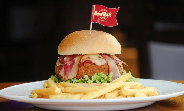 Hard Rock Cafe Ribeirão Preto transforma parmegiana em hambúrguer exclusivo